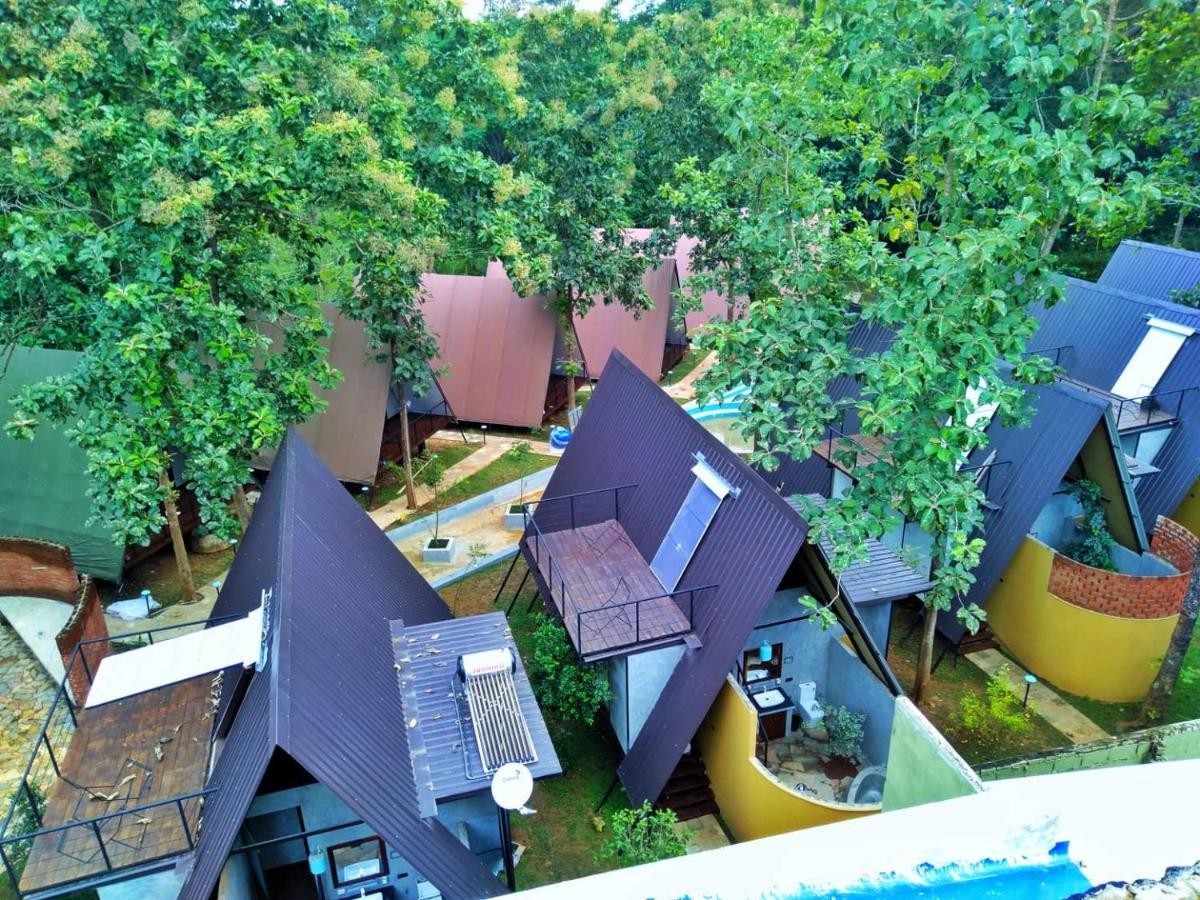 Kottawatta River Bank Resort Uda Walawe Extérieur photo