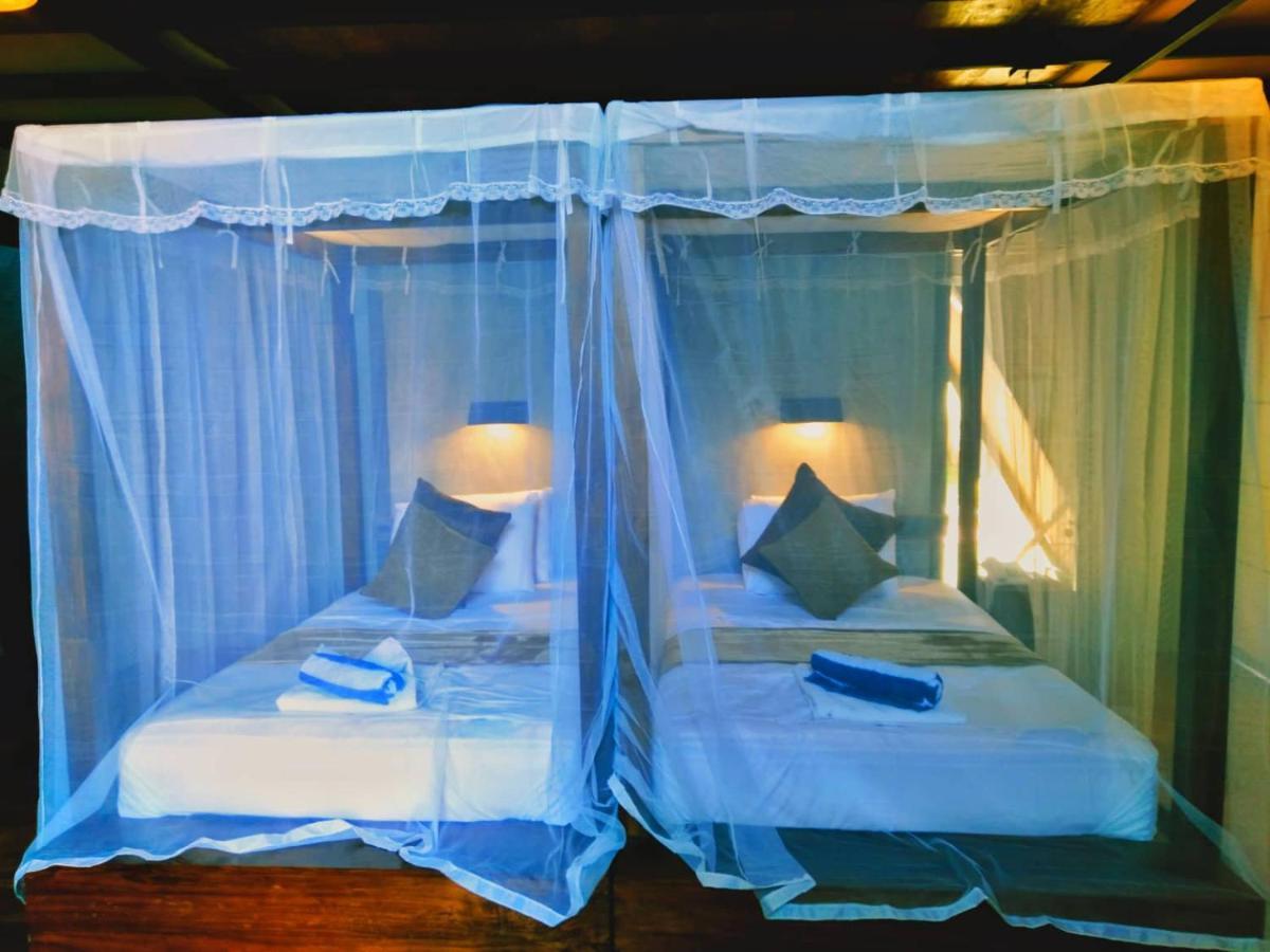 Kottawatta River Bank Resort Uda Walawe Extérieur photo
