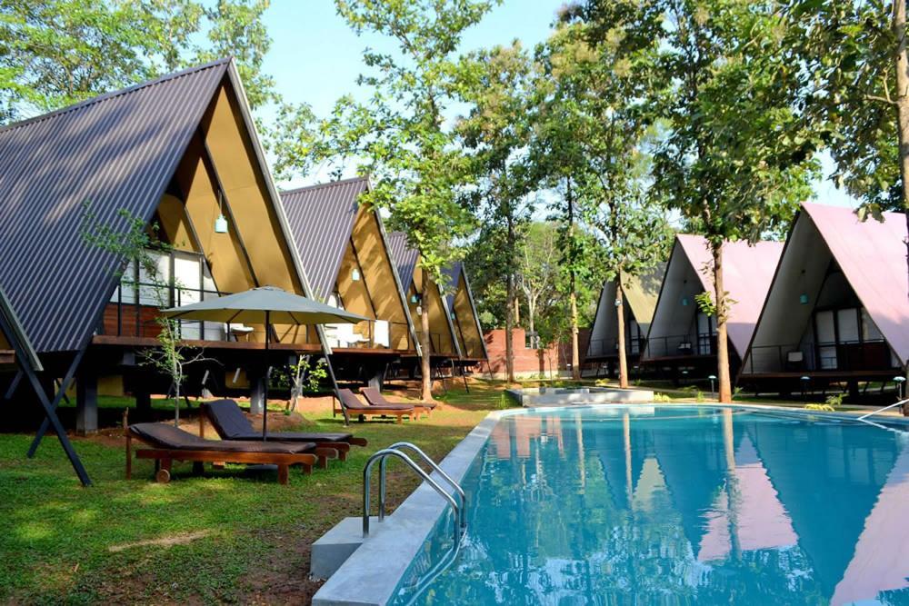 Kottawatta River Bank Resort Uda Walawe Extérieur photo