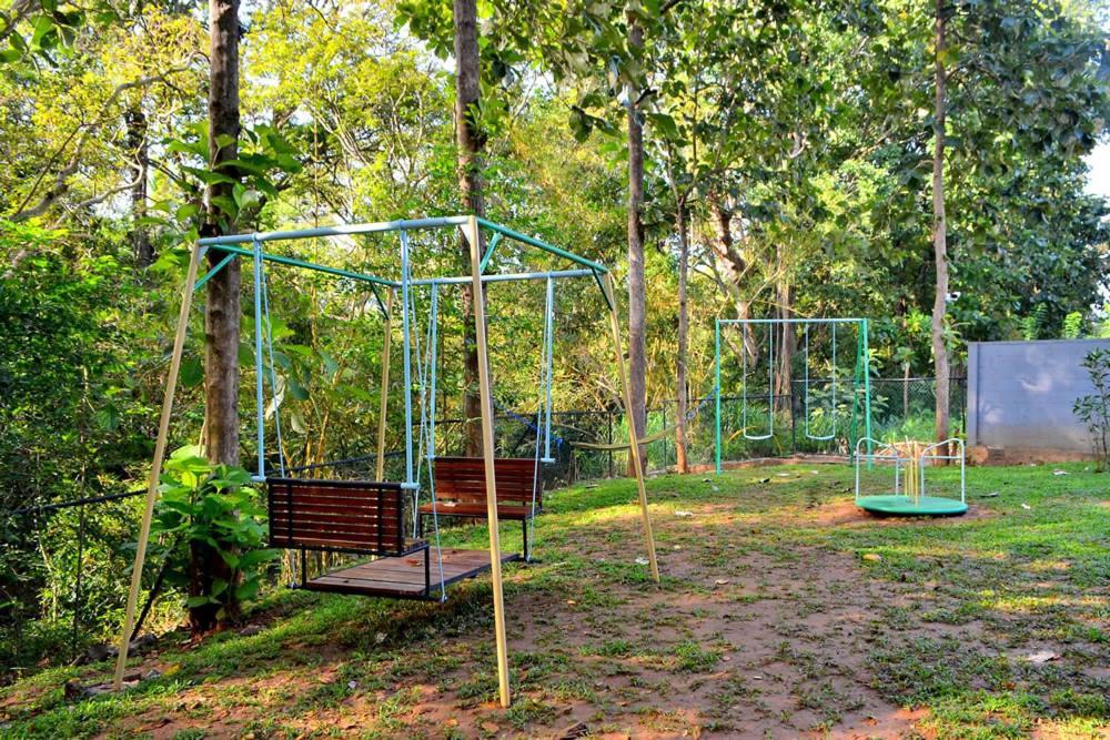 Kottawatta River Bank Resort Uda Walawe Extérieur photo