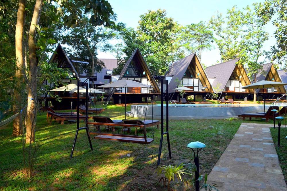 Kottawatta River Bank Resort Uda Walawe Extérieur photo