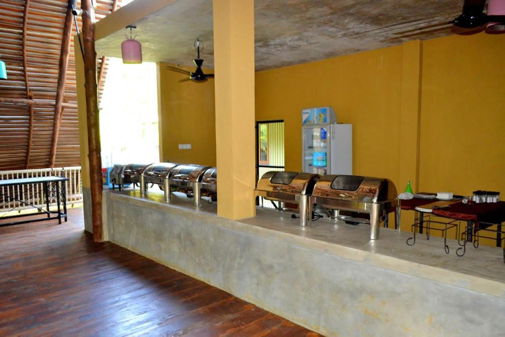 Kottawatta River Bank Resort Uda Walawe Extérieur photo