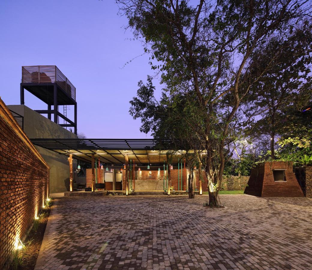 Kottawatta River Bank Resort Uda Walawe Extérieur photo